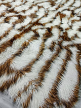 Tapis Fausse Fourrure Jacquard Tigré Marron et Blanc - 185x130 cm _ TPS542